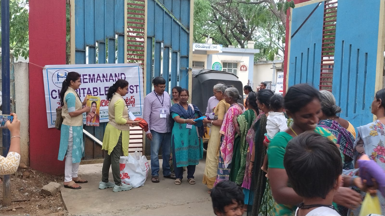Blanket Distribution at Khammam Government Hospital on Mrs. Vindhara's Birthday