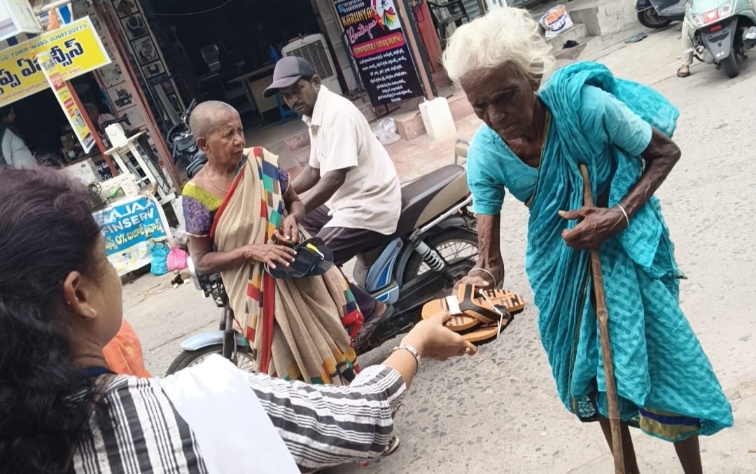 Slipper Distribution Drive Hemanand Charitable Trust